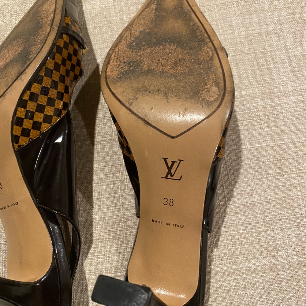LV Shoes - Picture 5 of 6